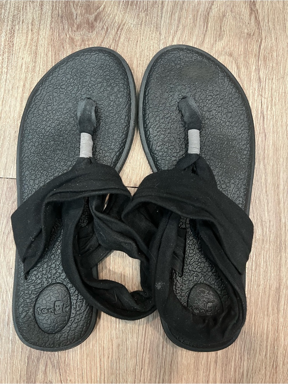 Sanuk Black Yoga Slip Sandals ~ Size 8